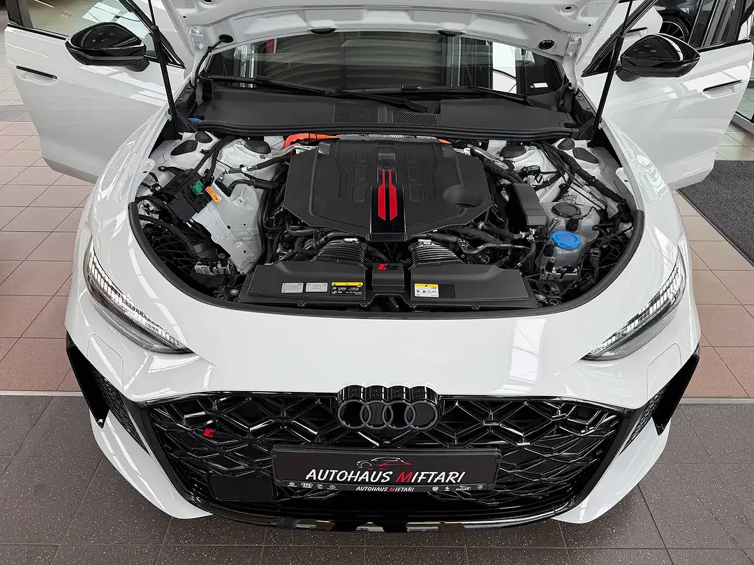Audi RS5 Pro - Thumbnail 3