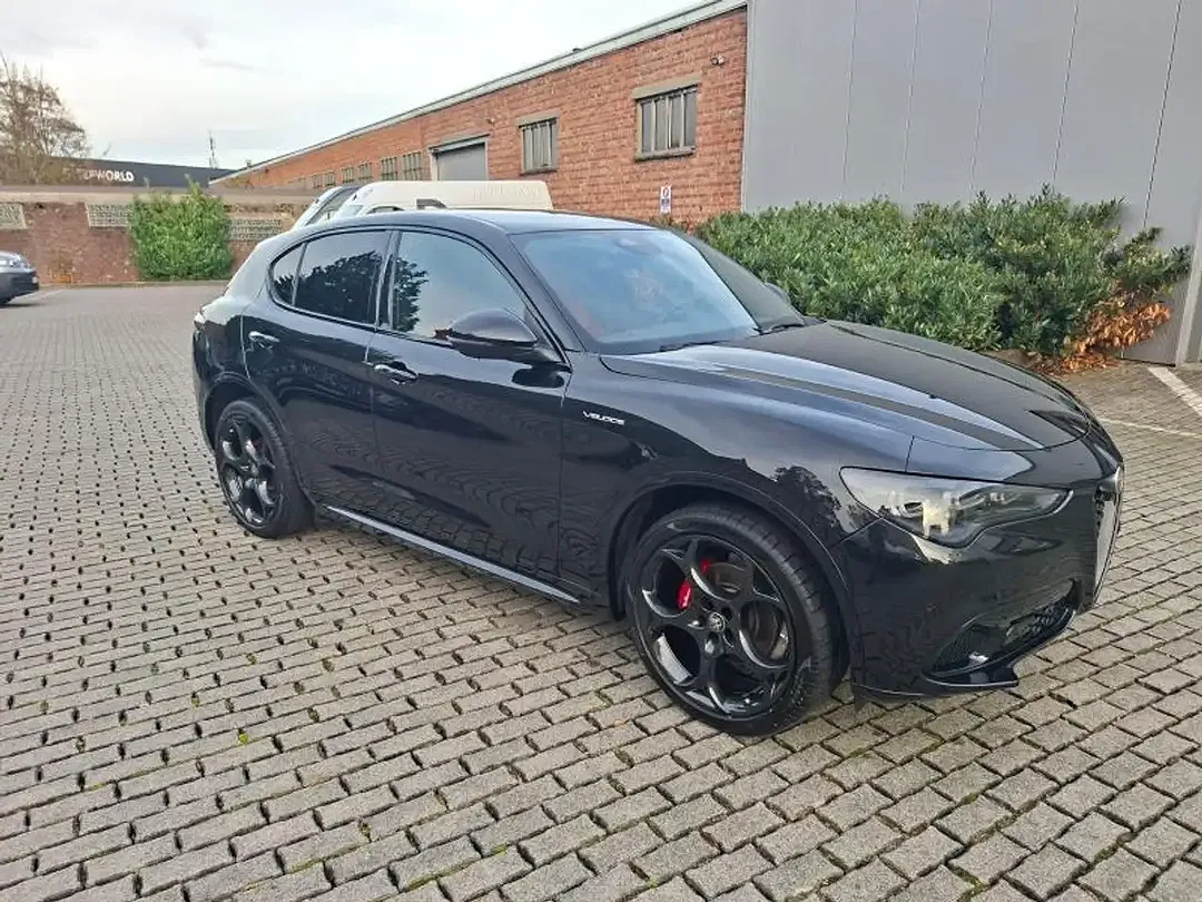 Alfa Romeo Stelvio Veloce - Thumbnail 4