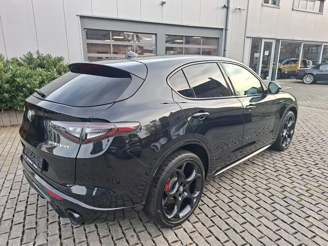 Alfa Romeo Stelvio Veloce - Thumbnail 5