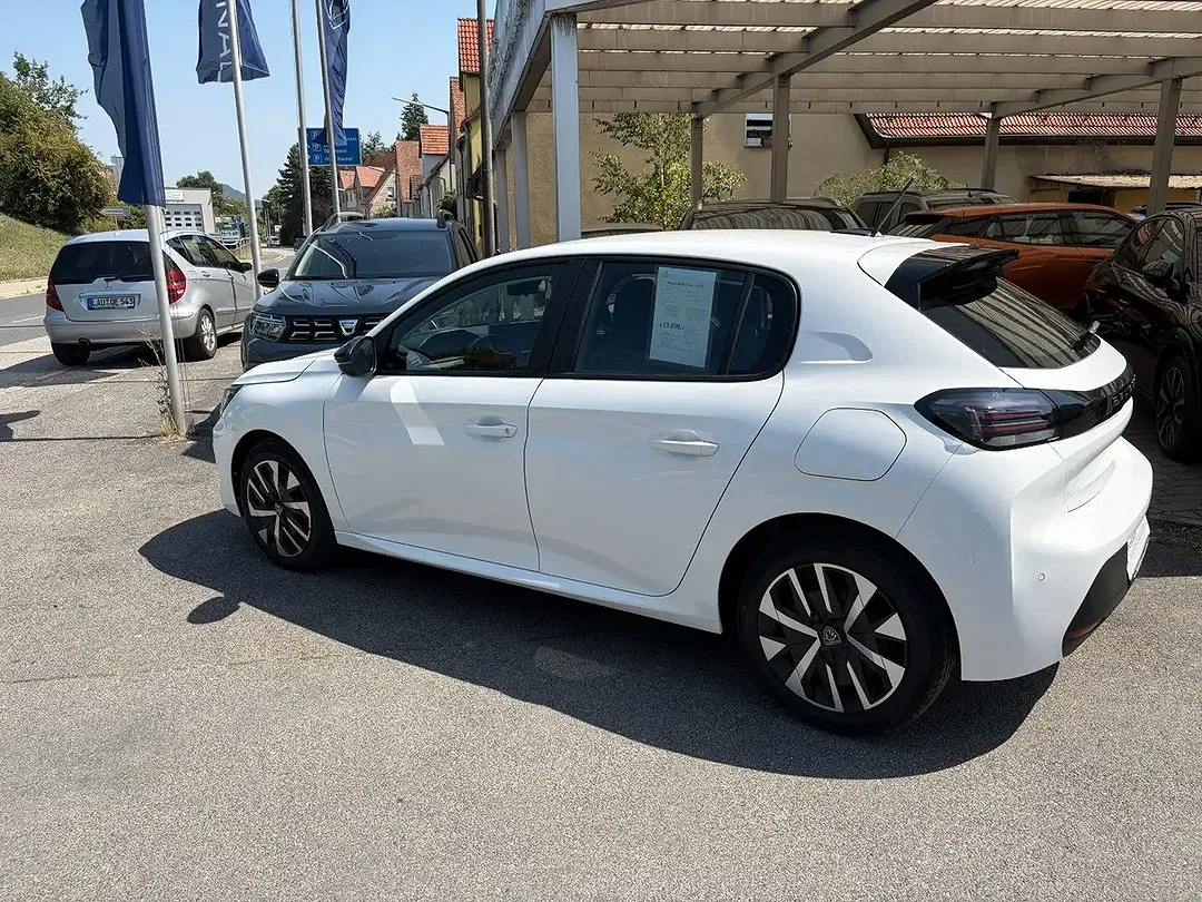 Peugeot 208 PureTech Active - Thumbnail 4
