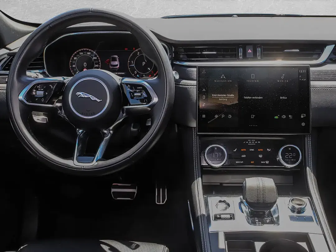 Jaguar F-Pace D200 R-Dynamic SE - Thumbnail 11