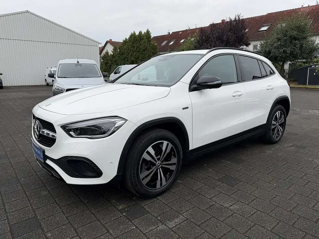 Mercedes-Benz GLA 250 MBUX Progressive Night - Thumbnail 2