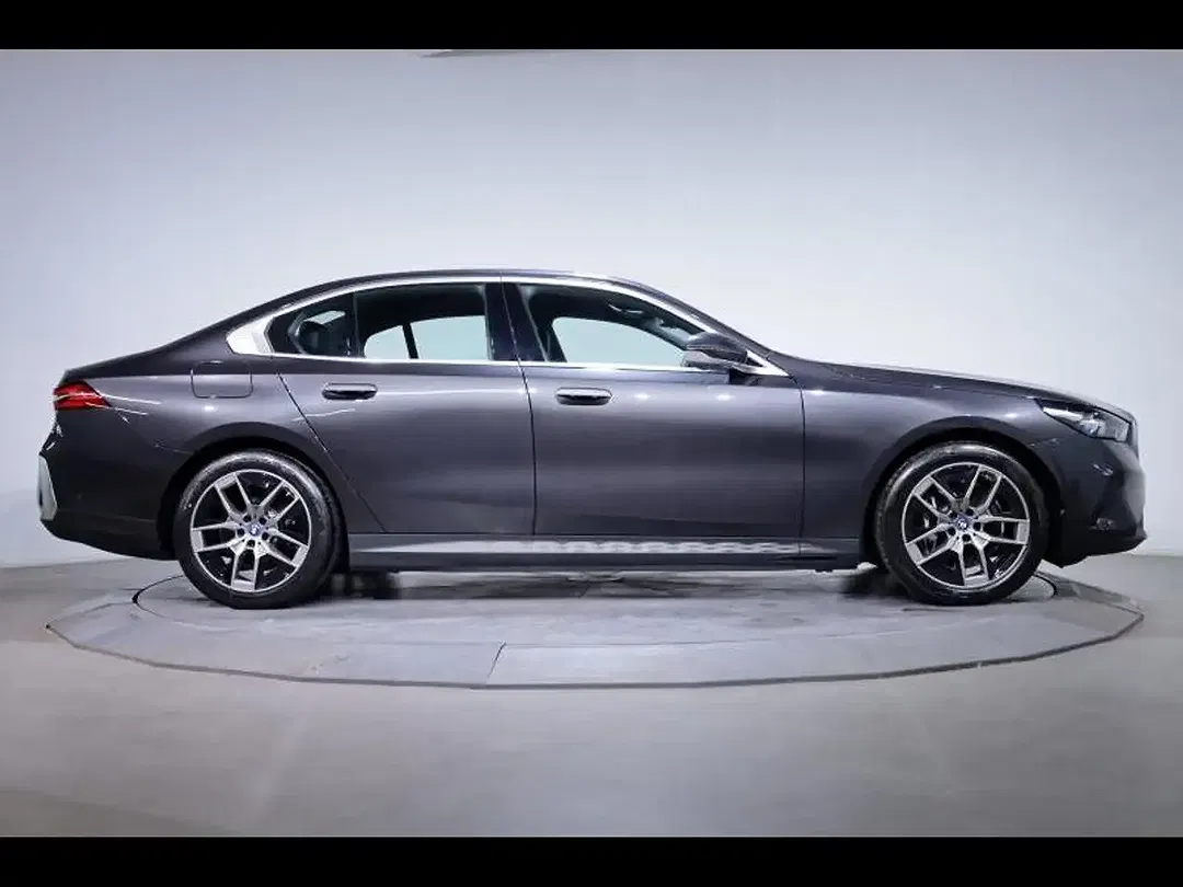 BMW i5 eDrive - foto 2