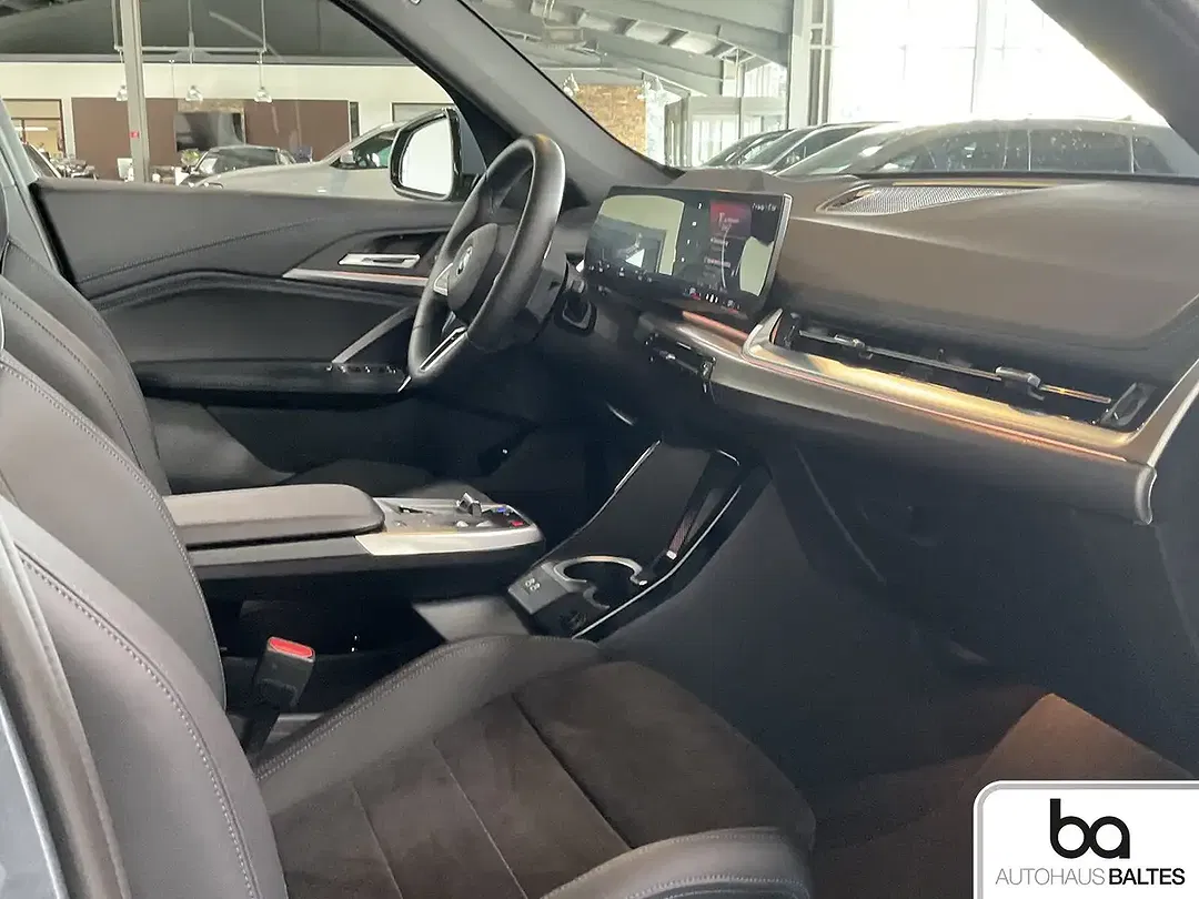 BMW iX1 eDrive M Sport Pro - Thumbnail 6