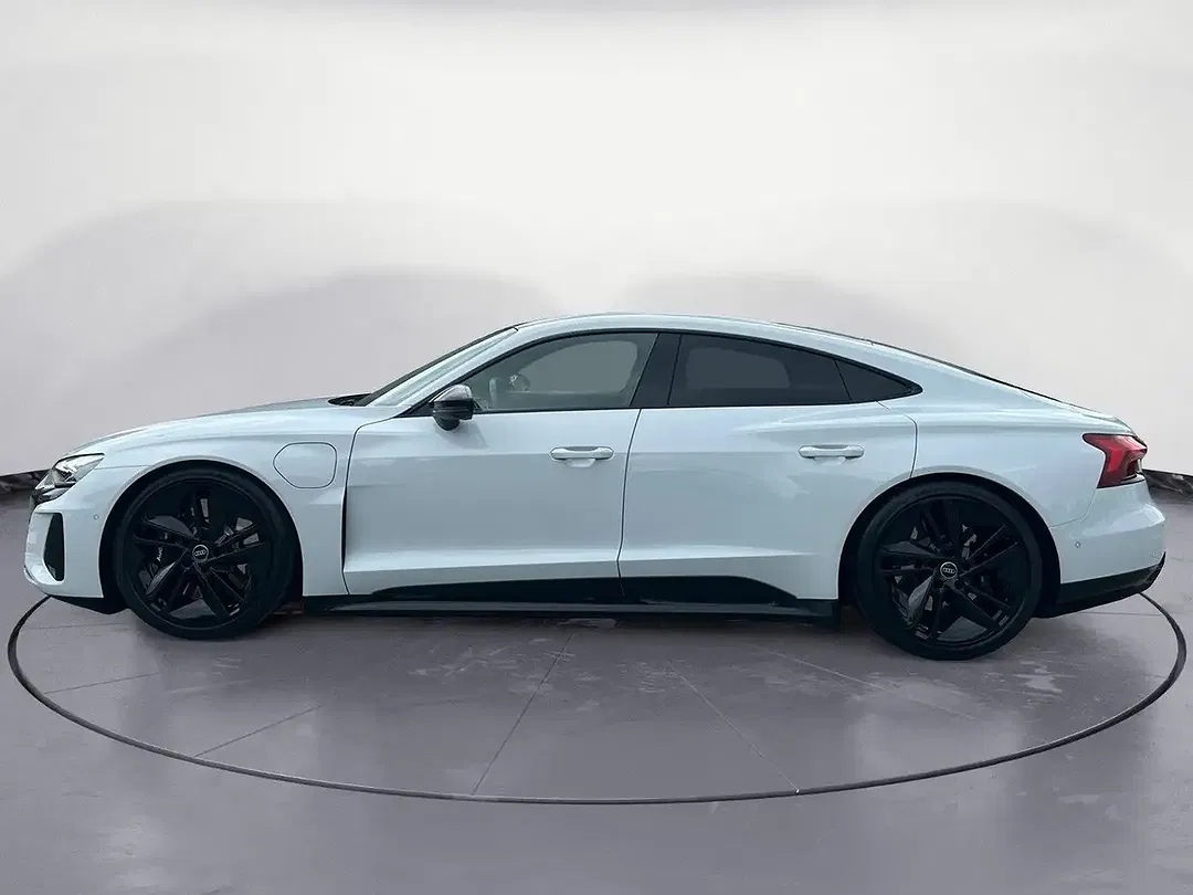 Audi e-tron GT - foto 2