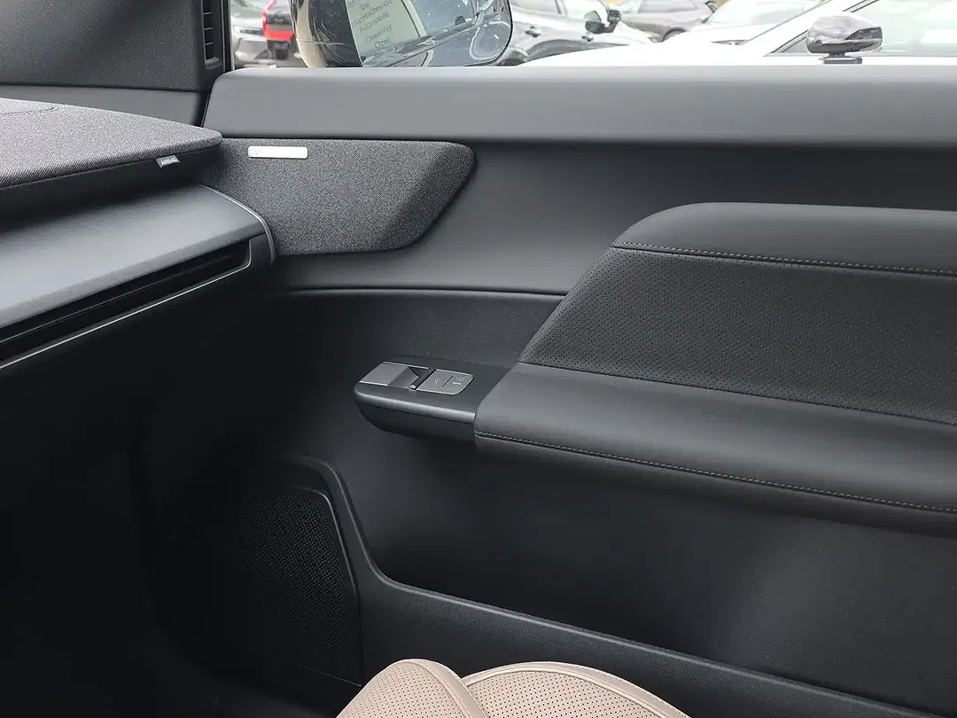 Volvo EX60 AWD Ultra - Thumbnail 13