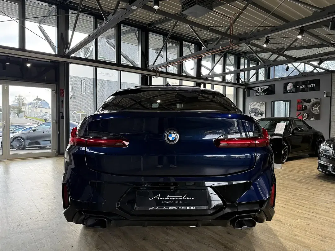 BMW X4 M - Thumbnail 3
