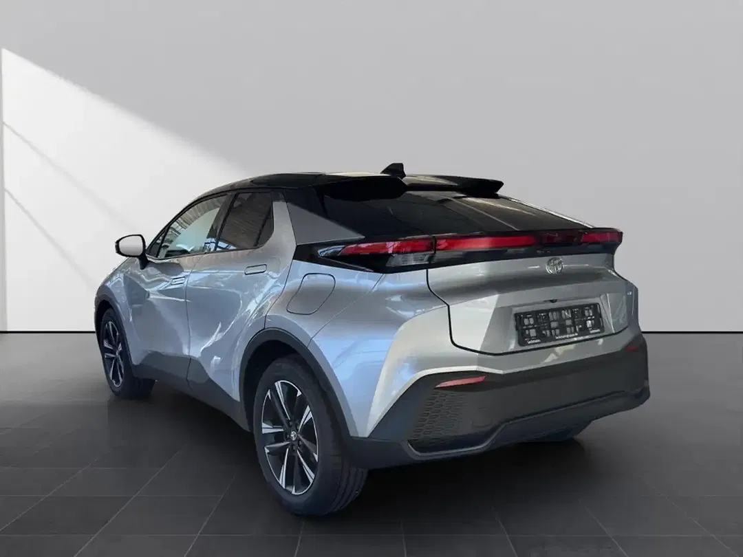 Toyota C-HR Hybrid Teamplayer - Thumbnail 6