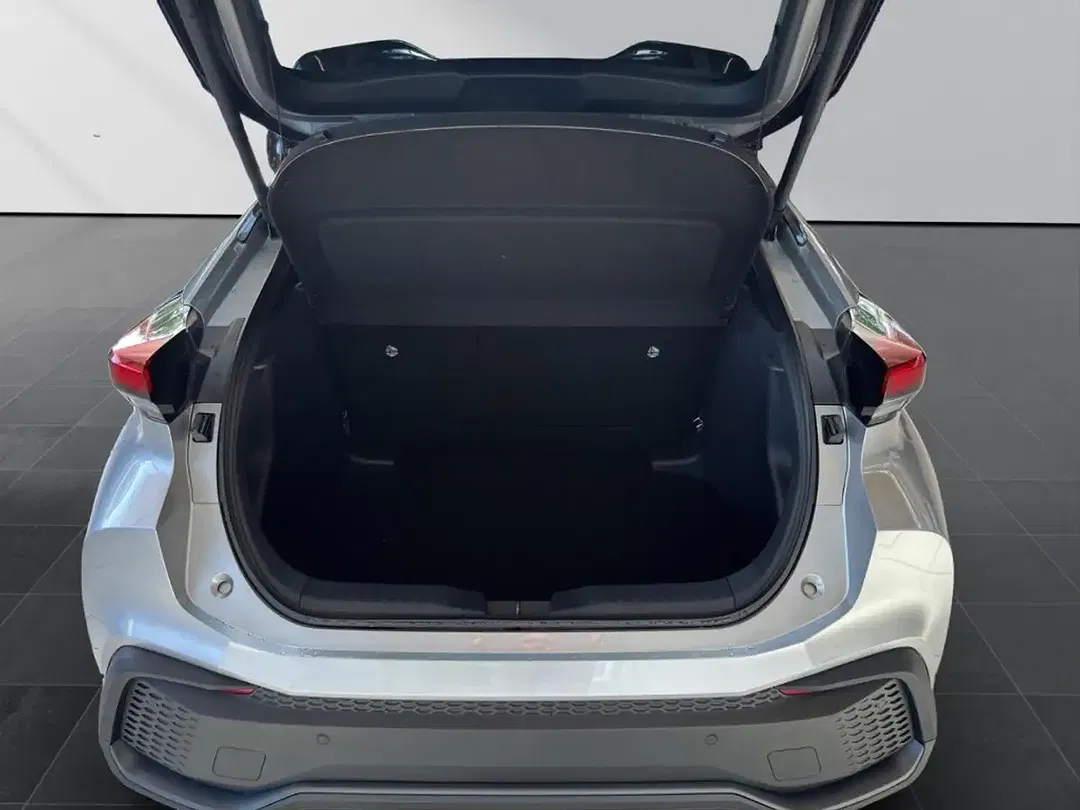 Toyota C-HR Hybrid Teamplayer - Thumbnail 7