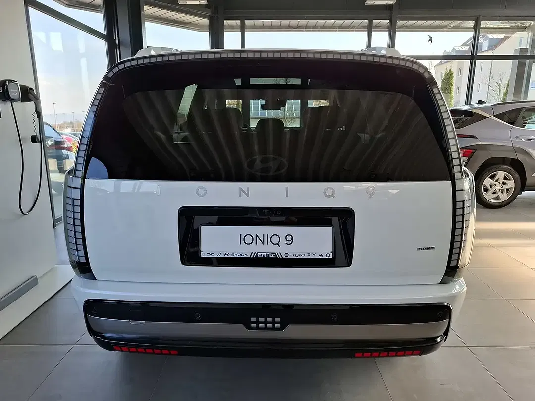 Hyundai IONIQ 4WD UNIQ - Thumbnail 6