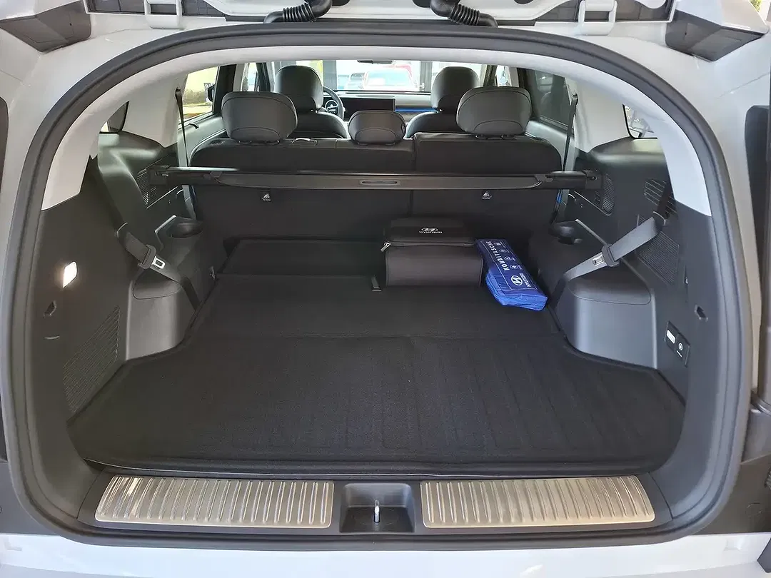 Hyundai IONIQ 4WD UNIQ - Thumbnail 8