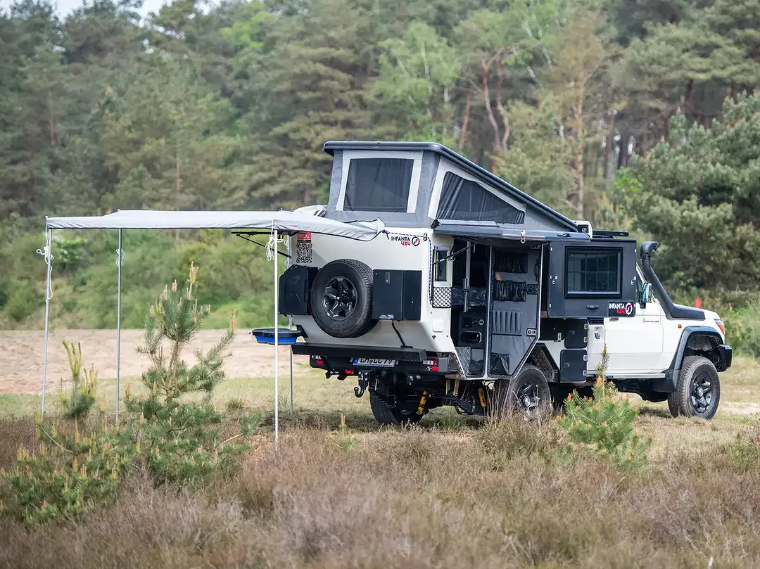 Toyota Land Cruiser 4x4 - Thumbnail 11