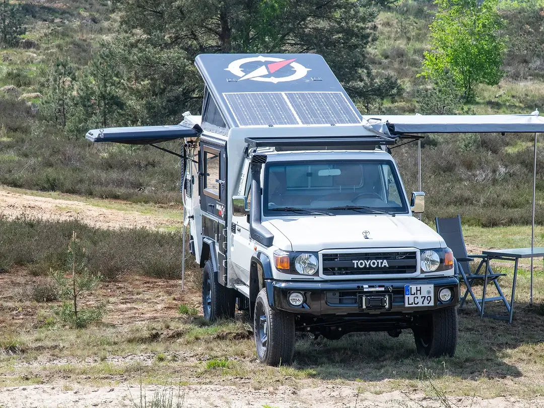 Toyota Land Cruiser 4x4 - Thumbnail 3