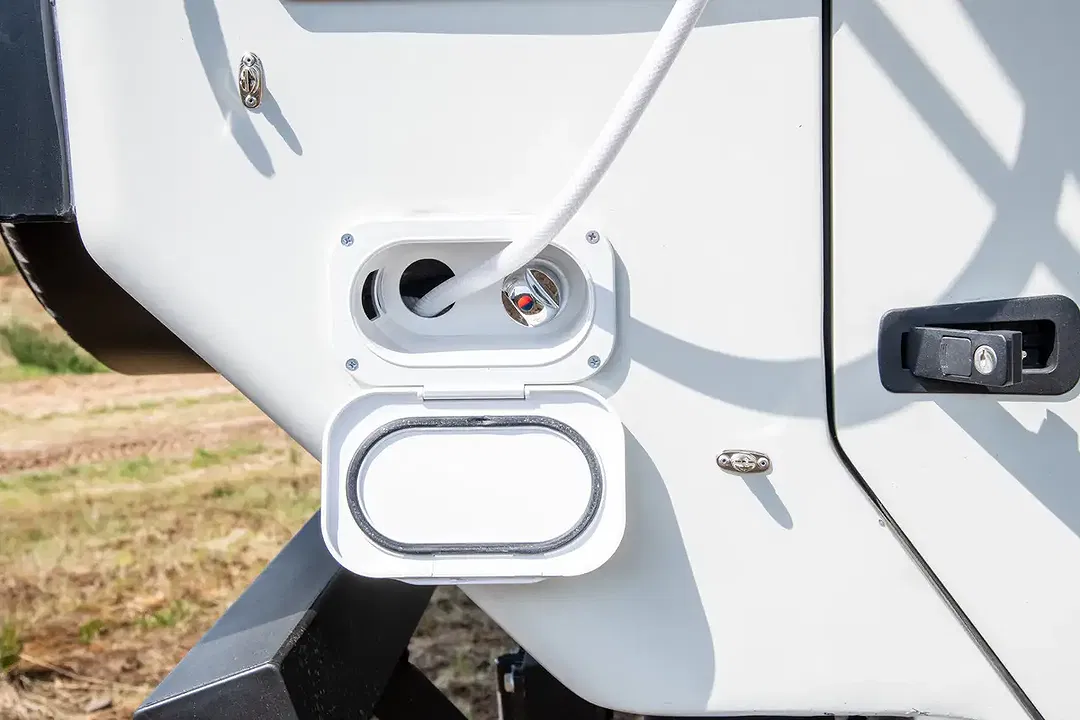 Toyota Land Cruiser 4x4 - Thumbnail 6