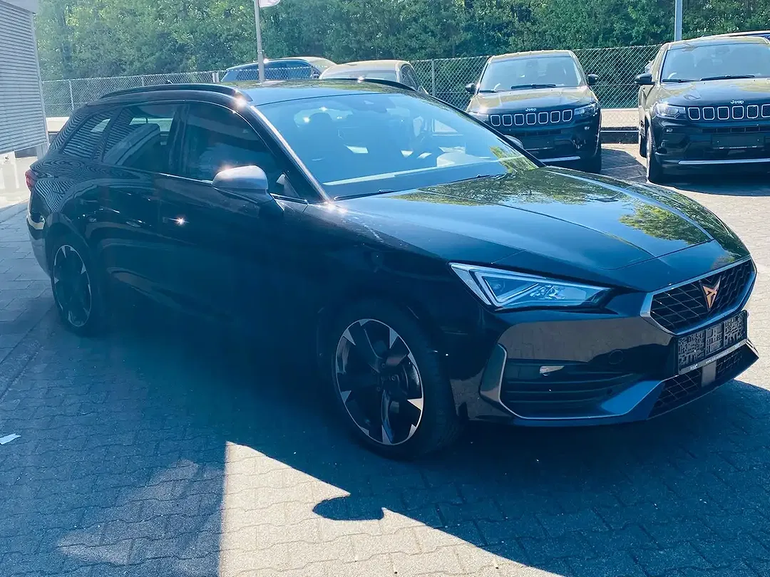 CUPRA Leon PHEV - Thumbnail 3