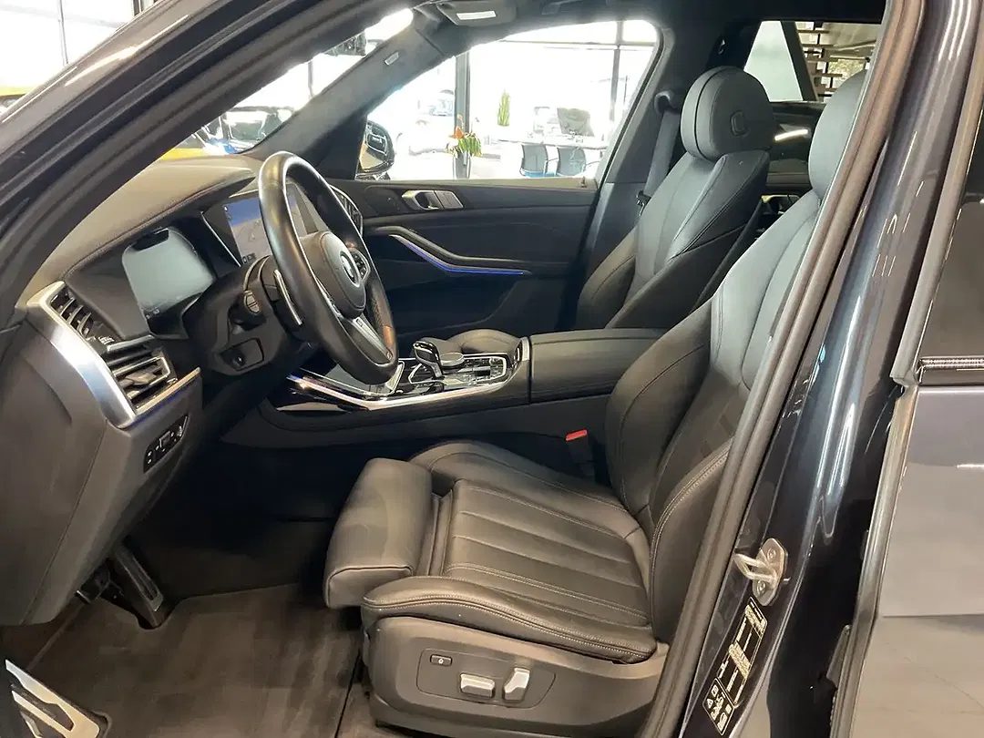 BMW X7 M Lounge - Thumbnail 4