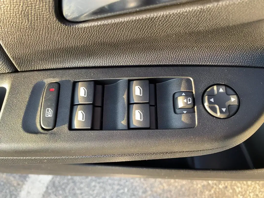 Opel Corsa GS - Thumbnail 7