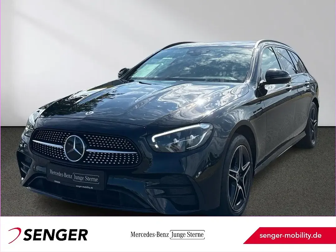 Mercedes-Benz E 300 4MATIC AMG Night - Thumbnail 1