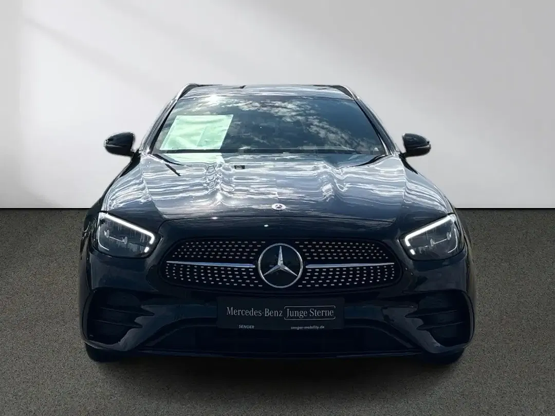 Mercedes-Benz E 300 4MATIC AMG Night - Thumbnail 4