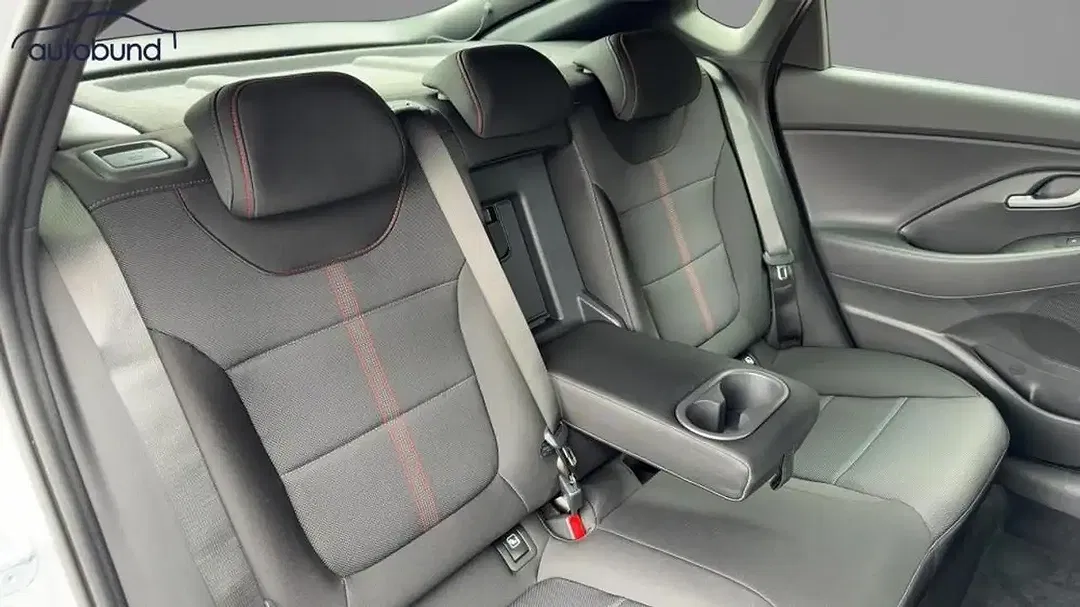 Hyundai i30 1.5 T-GDI Fastback - Thumbnail 7
