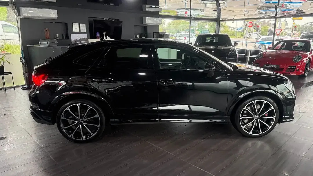 Audi RS Q3 2.5 TFSI quattro Sportback - Thumbnail 4