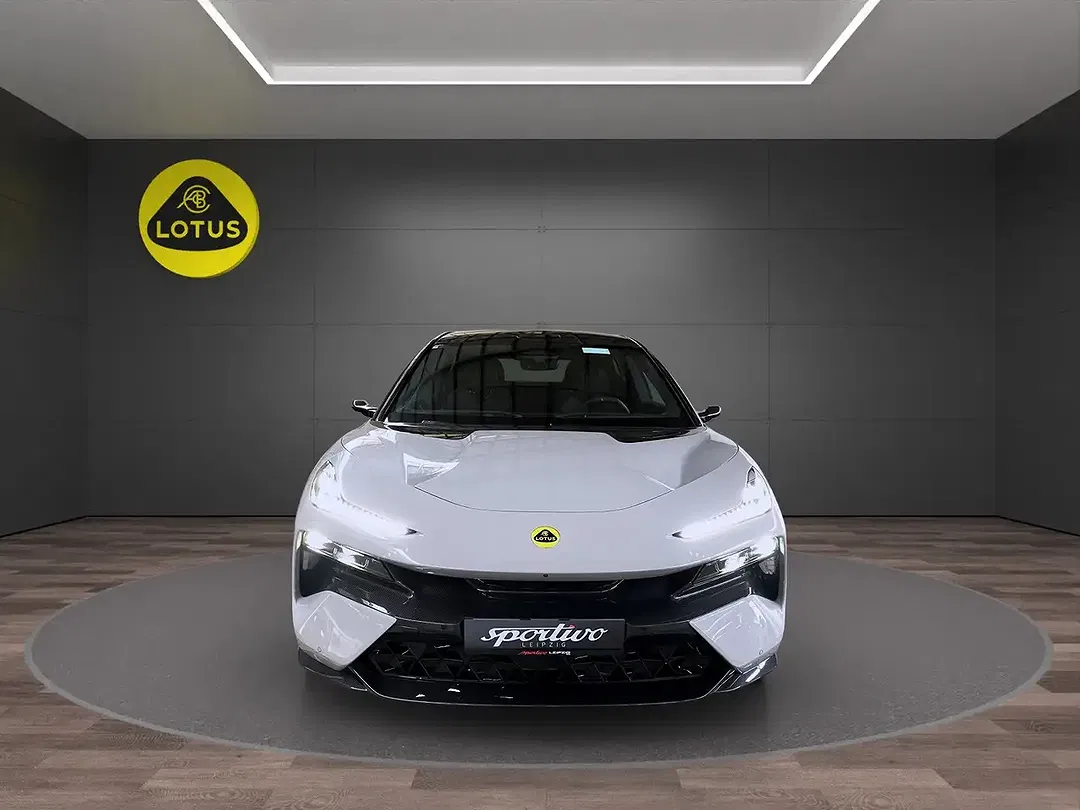 Lotus Eletre R - Thumbnail 3