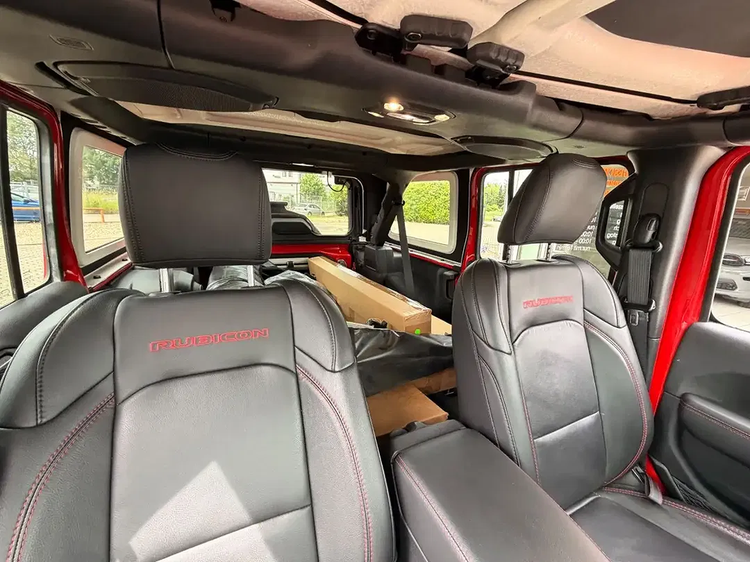 Jeep Wrangler - Thumbnail 14