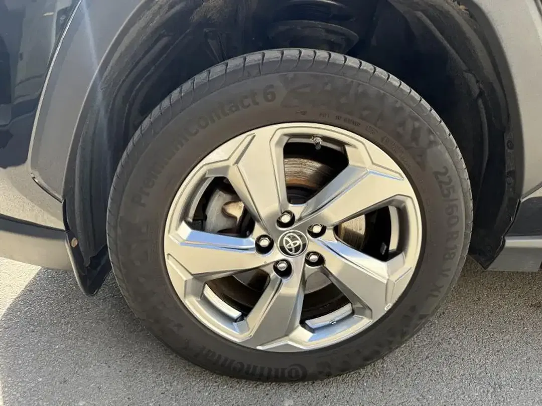 Toyota RAV 4 Premium Plus - Thumbnail 12