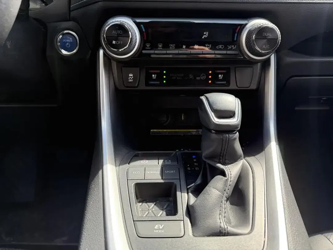 Toyota RAV 4 Premium Plus - Thumbnail 13