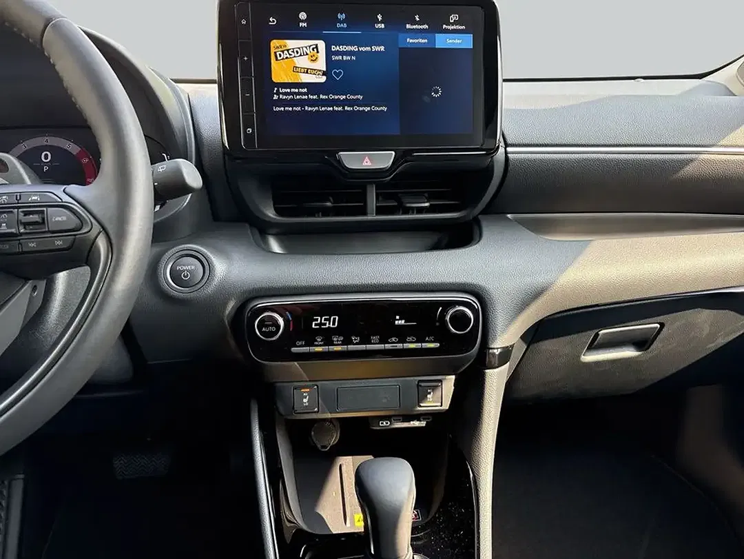 Toyota Yaris Hybrid Teamplayer - foto 14