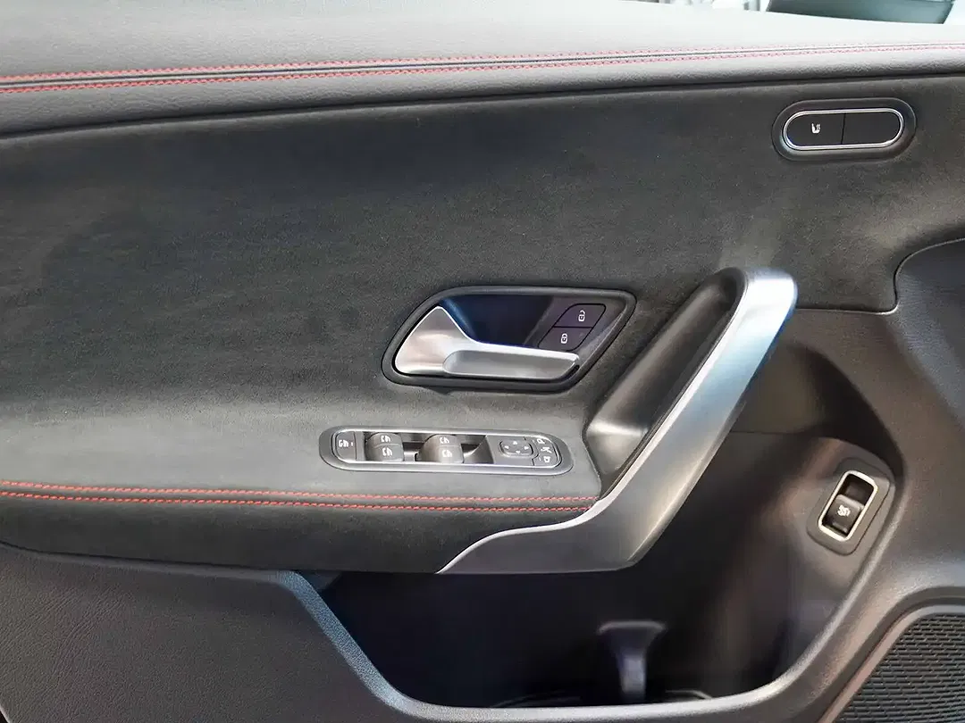 Mercedes-Benz CLA 200 AMG Line - Thumbnail 13