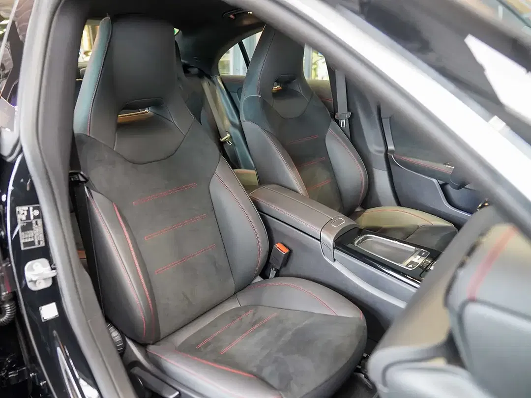 Mercedes-Benz CLA 200 AMG Line - Thumbnail 7