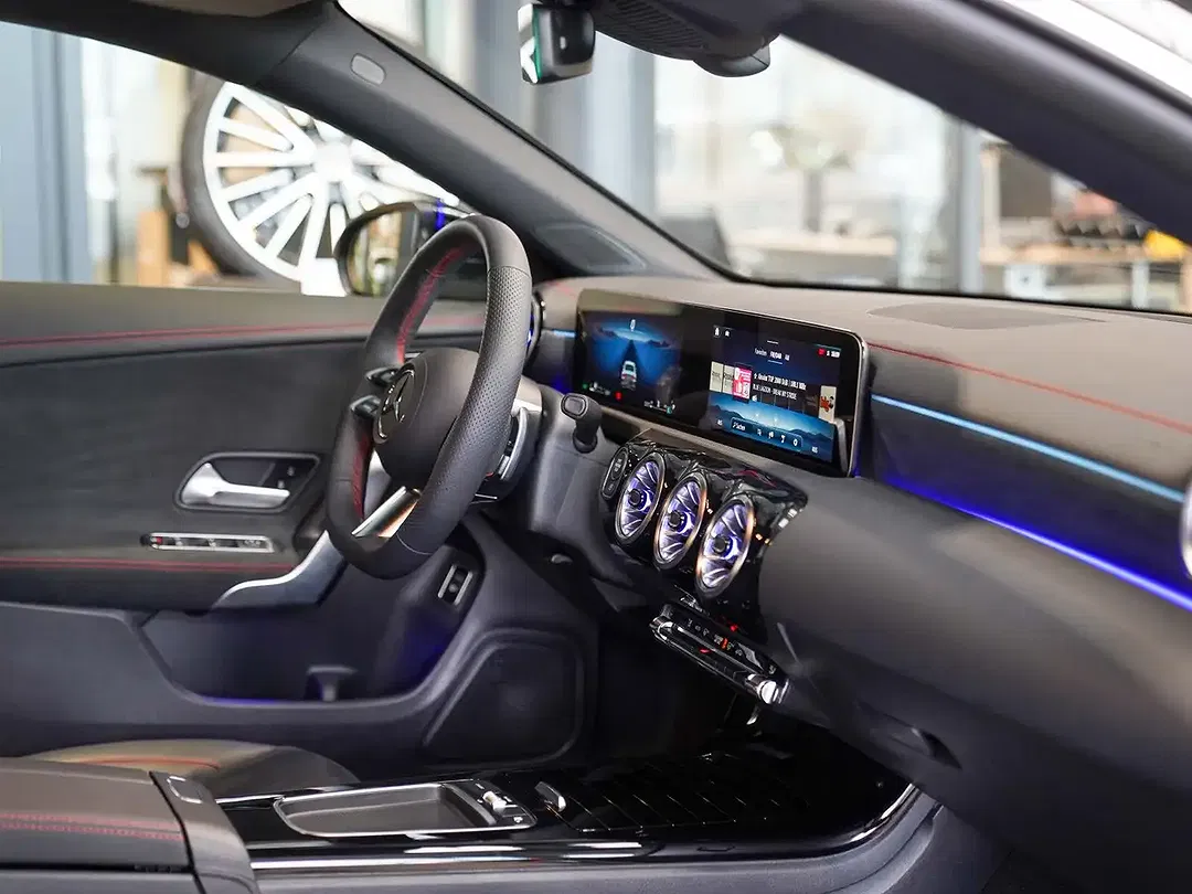 Mercedes-Benz CLA 200 AMG Line - Thumbnail 8
