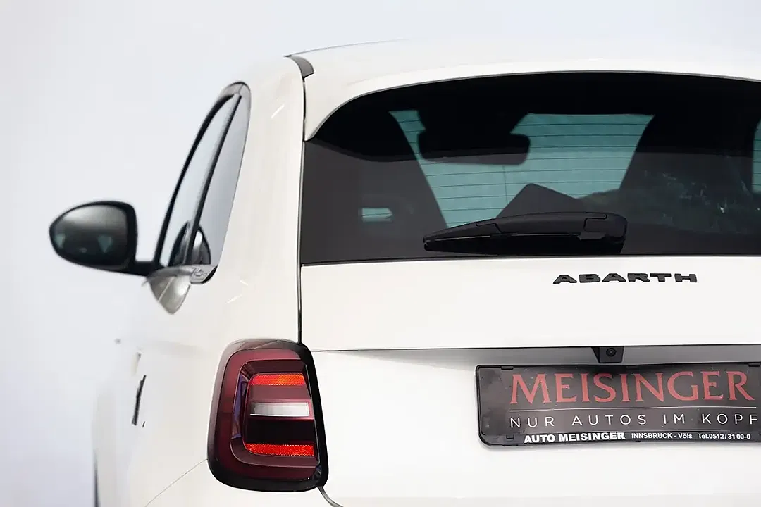 Abarth 500e Scorpionissima - Thumbnail 3