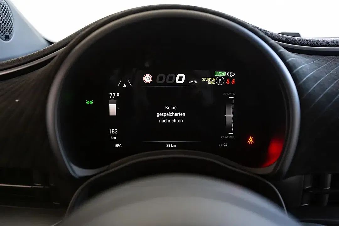 Abarth 500e Scorpionissima - Thumbnail 6