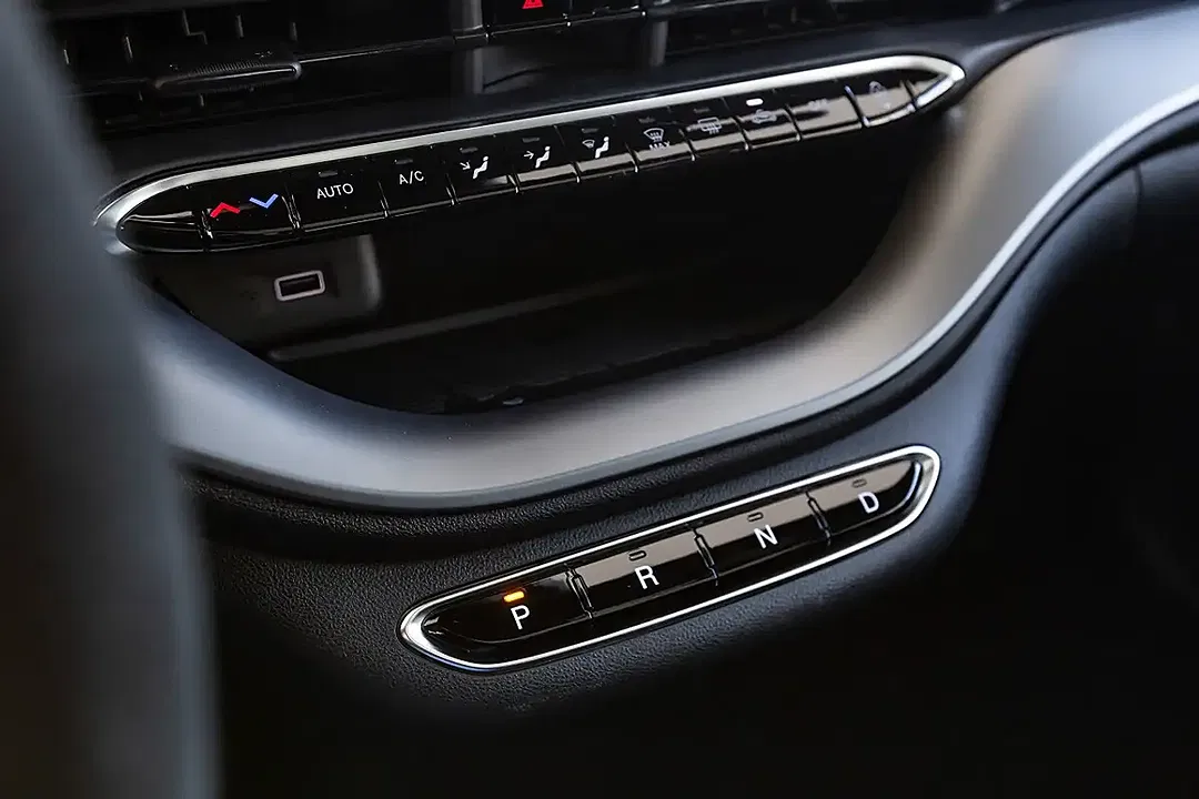 Abarth 500e Scorpionissima - Thumbnail 8