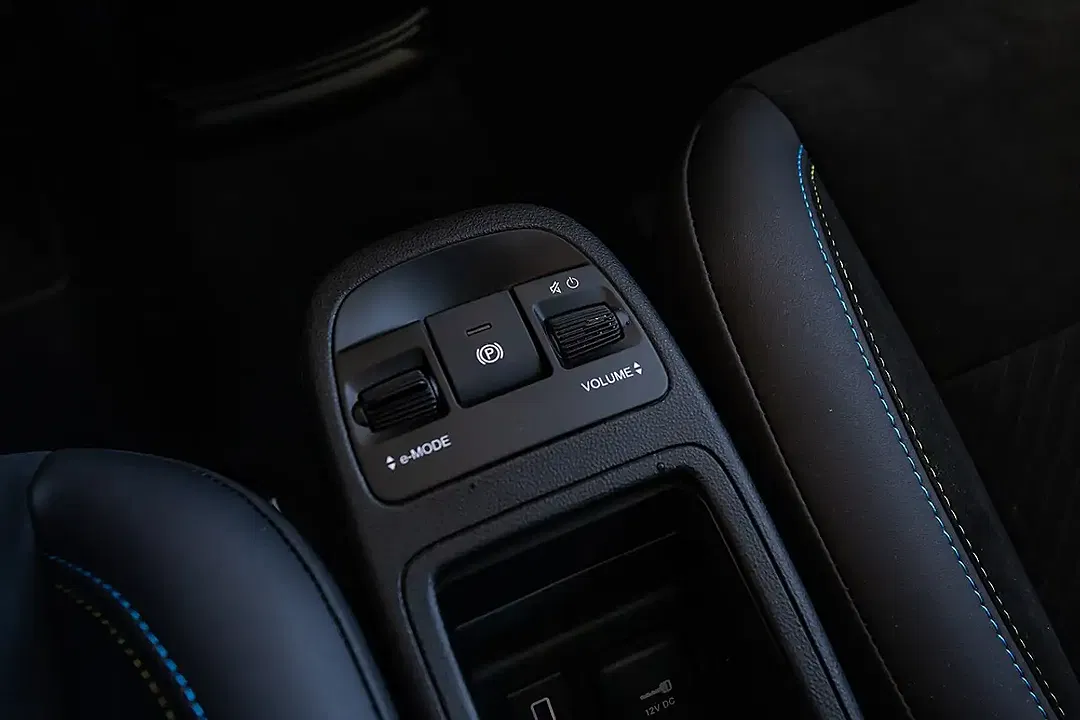 Abarth 500e Scorpionissima - Thumbnail 9