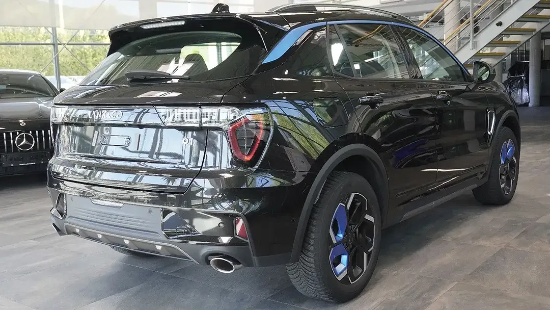 Lynk & Co 01 - Thumbnail 4
