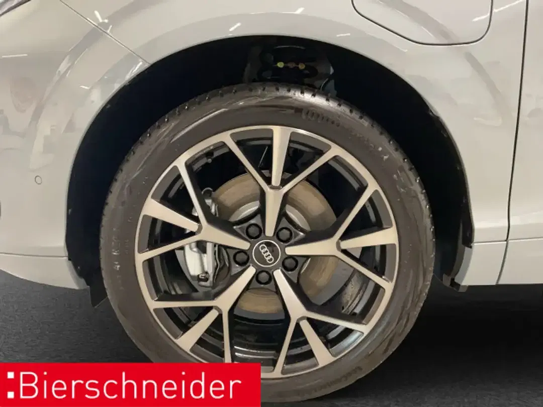 Audi Q3 S line - Thumbnail 6