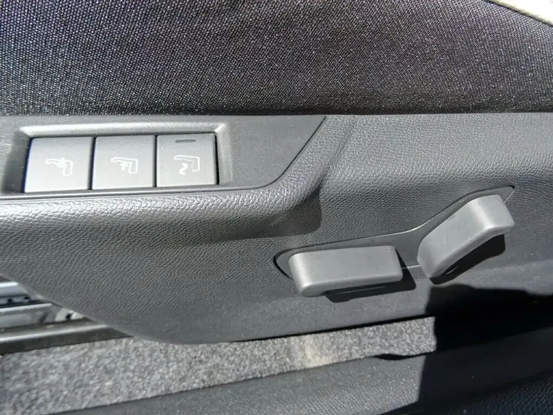 Citroen C4 EAT8 Hybrid Max - Thumbnail 12