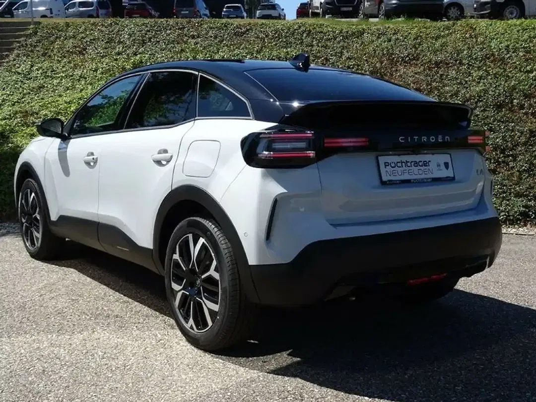 Citroen C4 EAT8 Hybrid Max - Thumbnail 2
