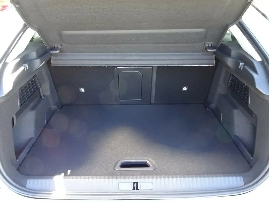 Citroen C4 EAT8 Hybrid Max - Thumbnail 8