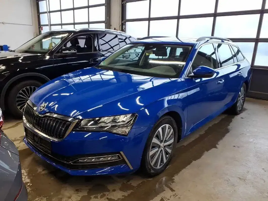 Skoda Superb iV Combi Ambition - foto 1
