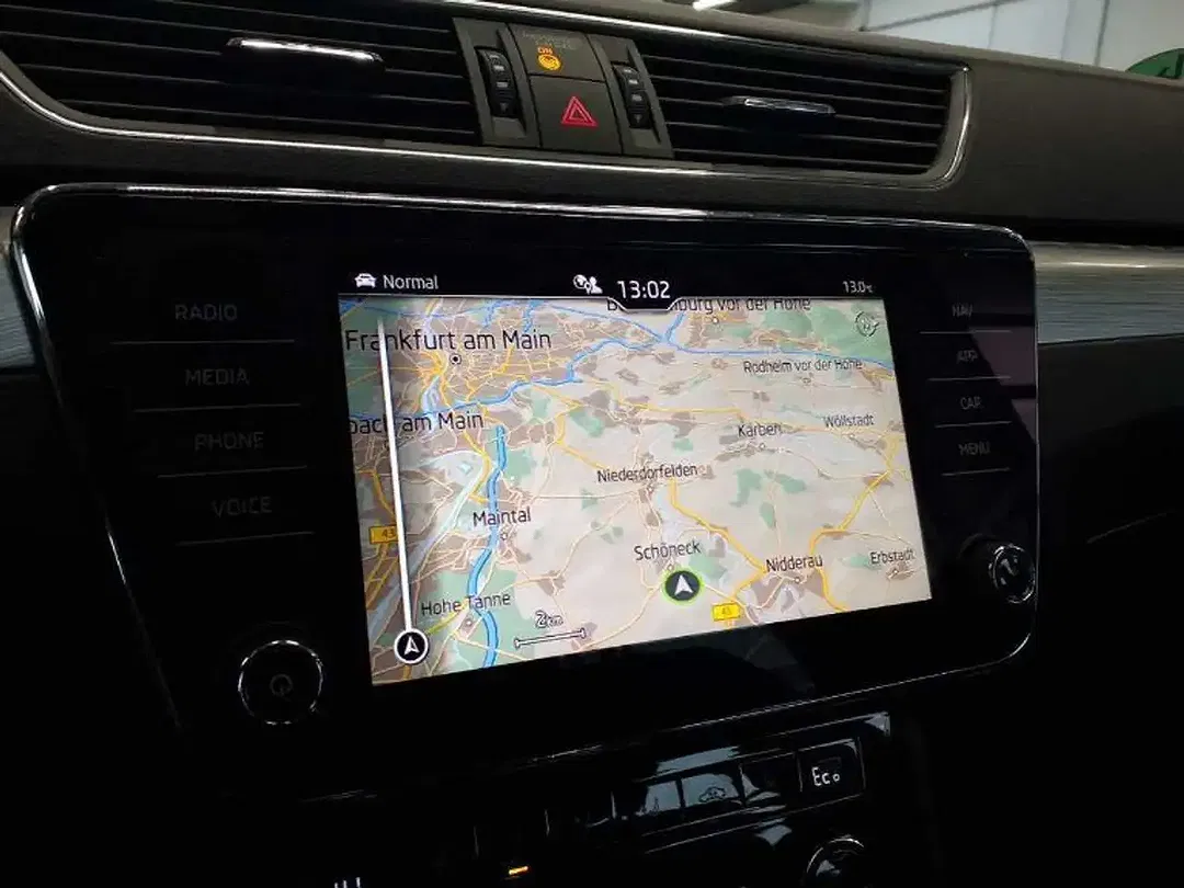 Skoda Superb iV Combi Ambition - Thumbnail 10