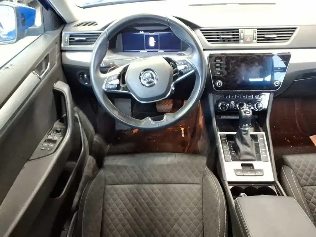 Skoda Superb iV Combi Ambition - Thumbnail 6