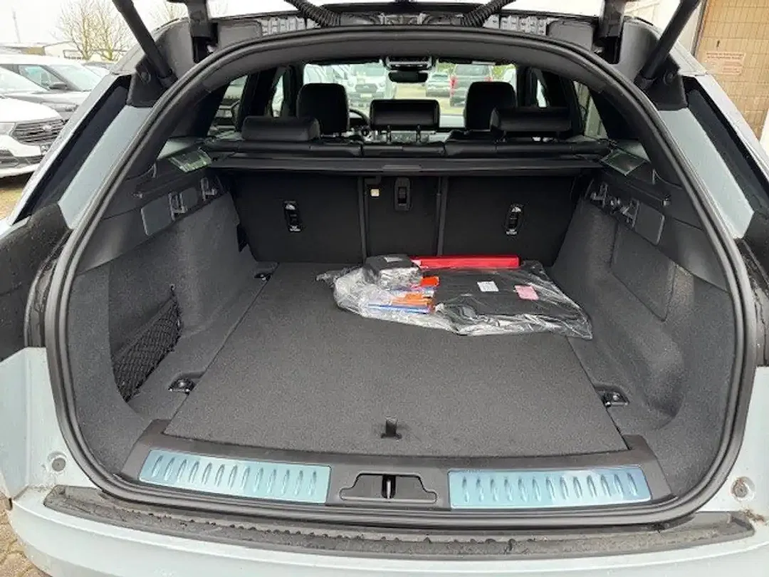 Land Rover Range Rover Velar D300 R-Dynamic SE - Thumbnail 10