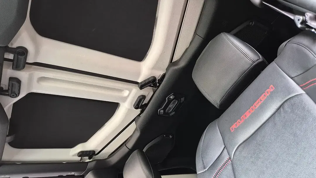 Jeep Wrangler Unlimited Rubicon - Thumbnail 13