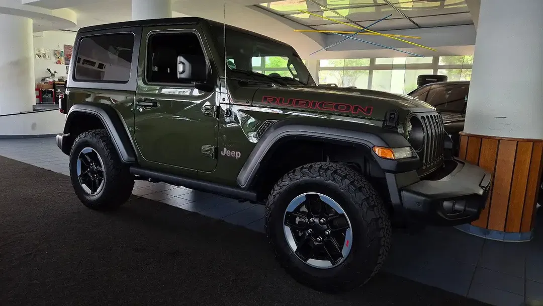 Jeep Wrangler Unlimited Rubicon - Thumbnail 3