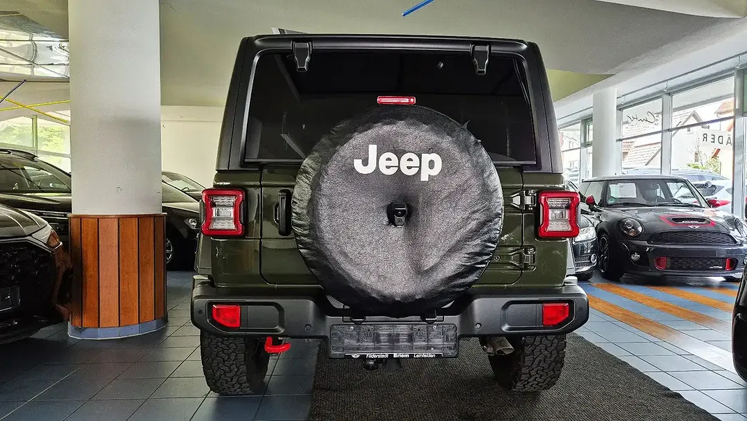 Jeep Wrangler Unlimited Rubicon - Thumbnail 6