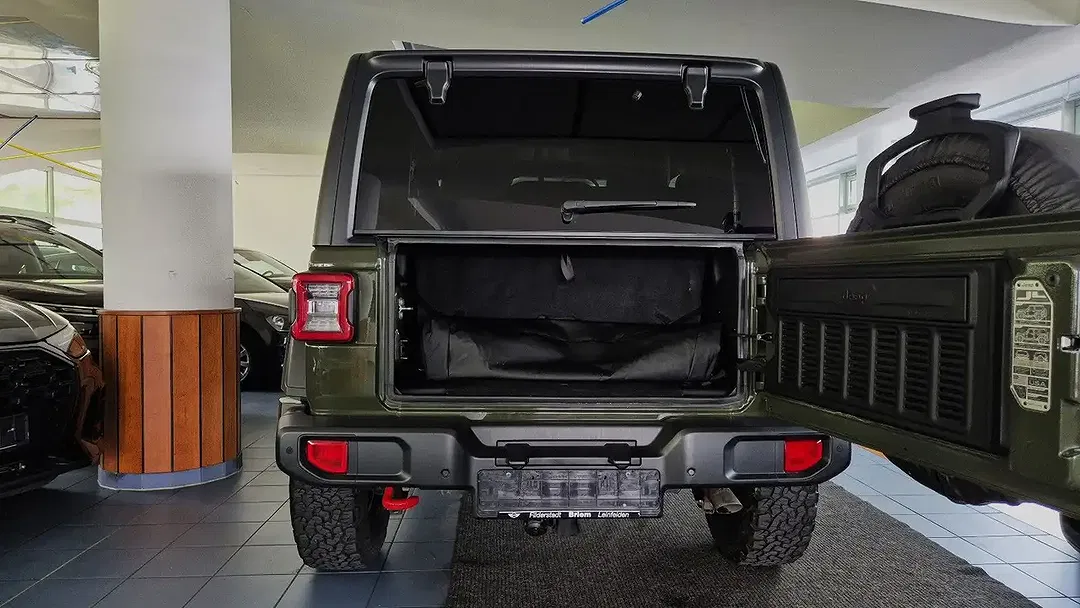 Jeep Wrangler Unlimited Rubicon - Thumbnail 7